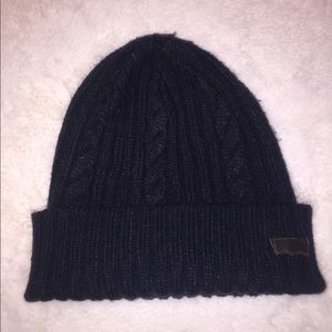 SOLID BLACK BEANIE